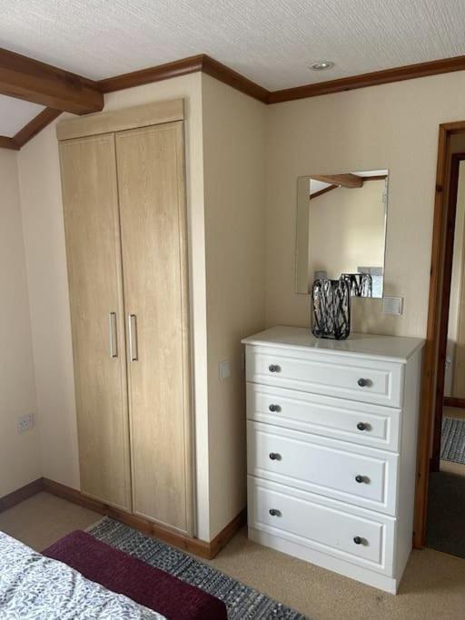 Livingstones Lodge, District * Plumbland