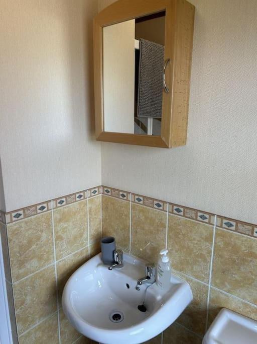 Livingstones Lodge, District * Plumbland
